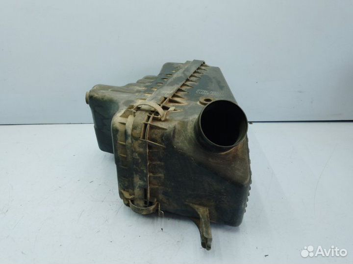 Корпус воздушного фильтра Toyota Camry SV30 4SFE