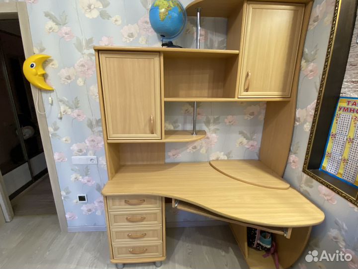 Компьютерный стол