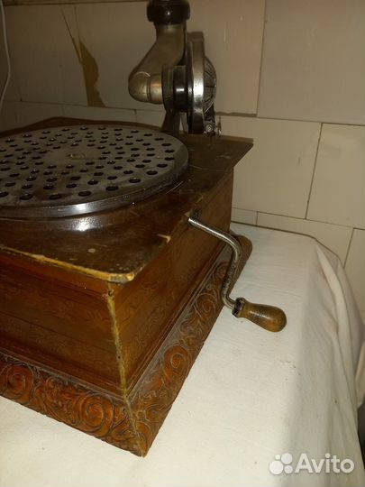 Старинный граммофон