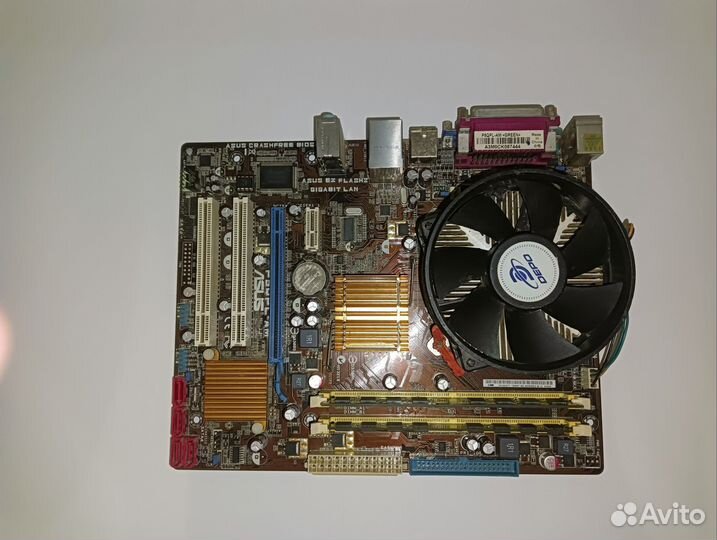 Материнская плата с процессором и памятью