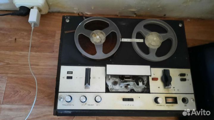 Катушечный магнитофон
