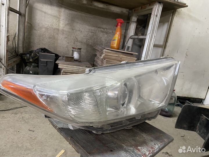 Фара Toyota highlander