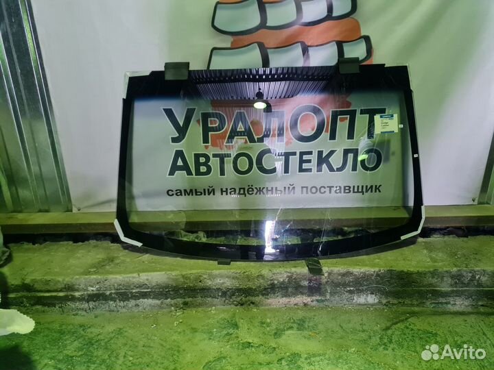 Лобовое стекло Toyota Chaser (X100)