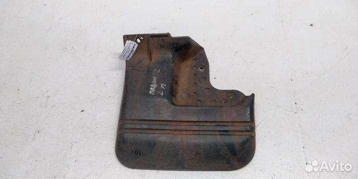 Брызговик передний левый Mitsubishi Pajero 2 91-9