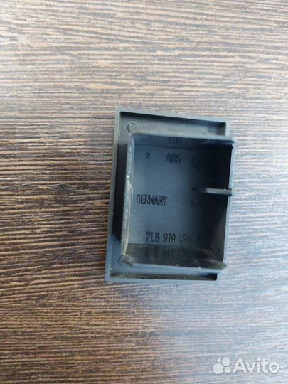 Заглушка Volkswagen Touareg 1 4.2 2006