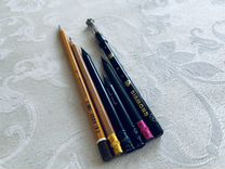 Набор простых карандашей