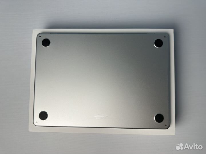 MacBook Air 13 2022 M2 512Gb (Silver, 165 циклов)