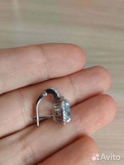 Серебряные серьги с топазом