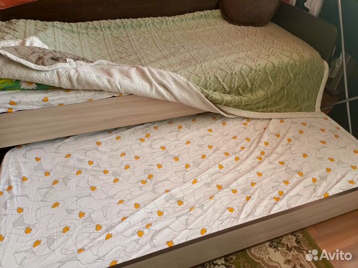 Кровать двухспальная с матрасами ортопедич