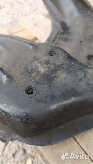 Подрамник toyota Corolla 120