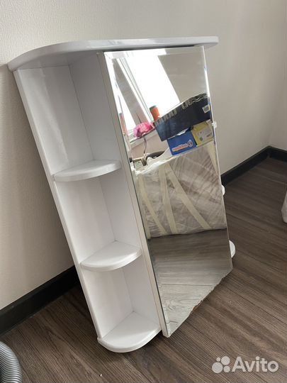 Полочка для ванной с зеркалом