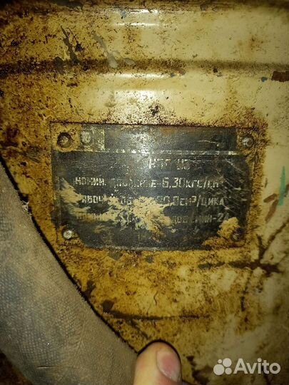 Маслёнка рычажная для гусеничной техники