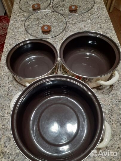 Набор эмалированных кастрюль