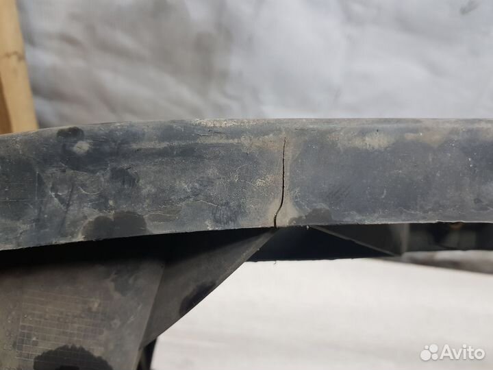Кронштейн переднего бампера Volkswagen Passat B5+