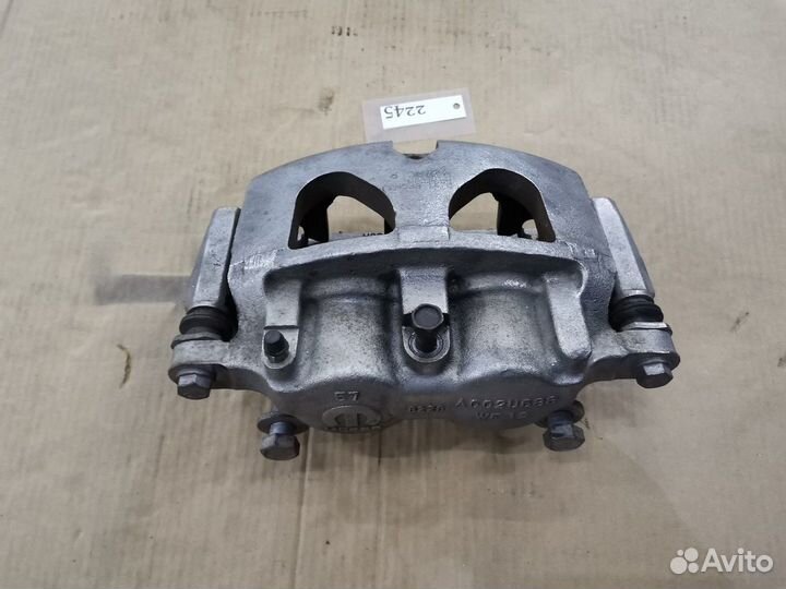 Суппорт передний правый