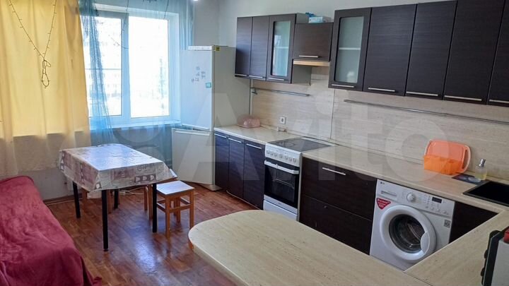 3-к. квартира, 90 м², 4/16 эт.
