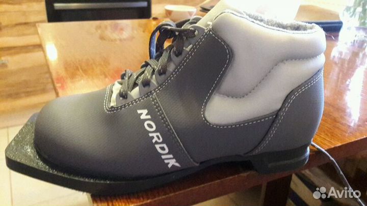 Ботинки лыжные