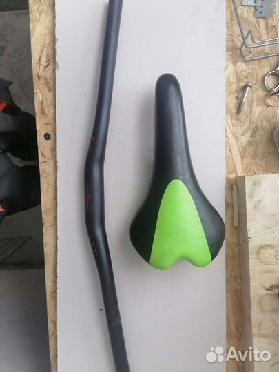 Руль и сиденье для шоссейного велосипеда