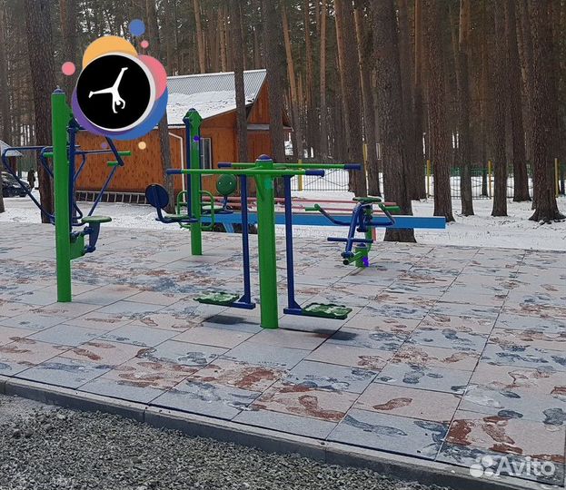 Уличный спортивный комплекс