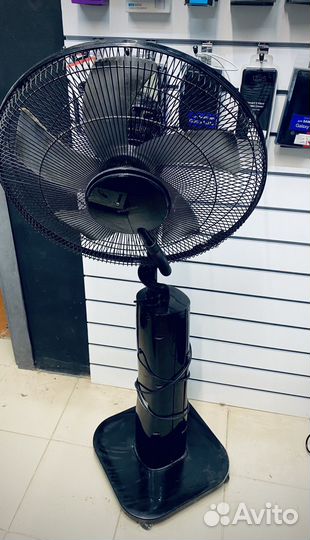Вентилятор напольный с распылителем