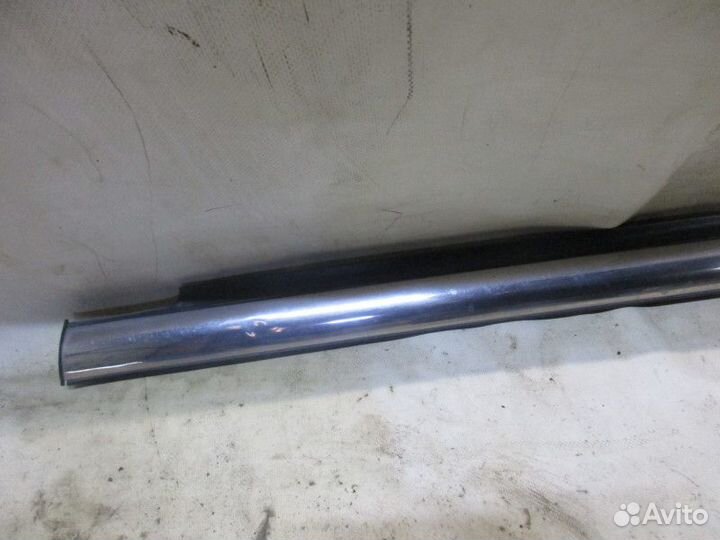 Бархотка стекла двери задней левой наружная Cadill