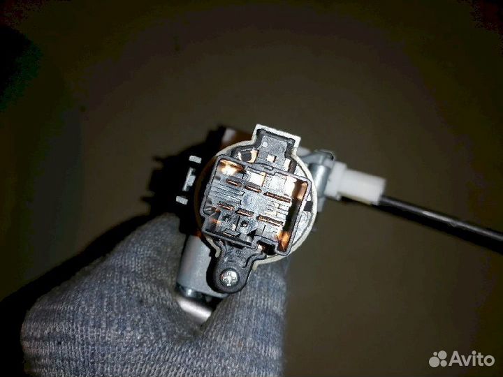 Замок зажигания ggyb-76-290 Mazda Familia BJ5W BJ5