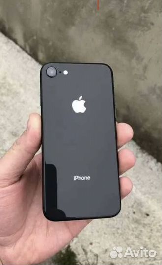 iPhone 8, 64 ГБ