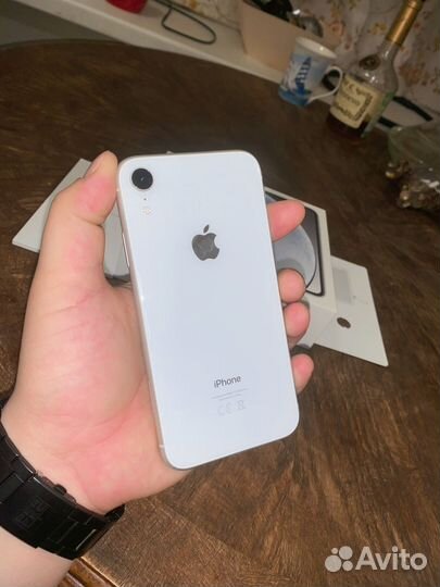 iPhone Xr, 64 ГБ