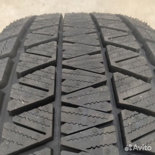 Bridgestone Blizzak DM-V3 245/45 R20