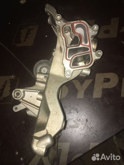 Кронштейн масляного насоса cdnc 2.0tfsi