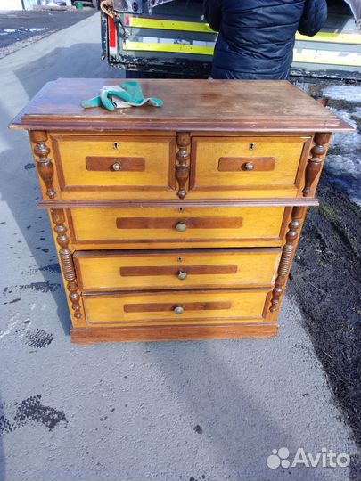 Старинный комод