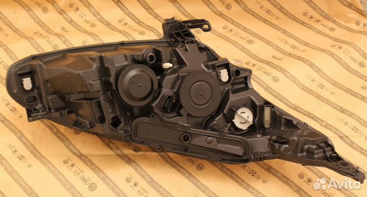 Фара левая peugeot 208 FL рест 15-19 линза + LED