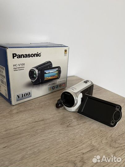 Видеокамера Panasonic hc-v100