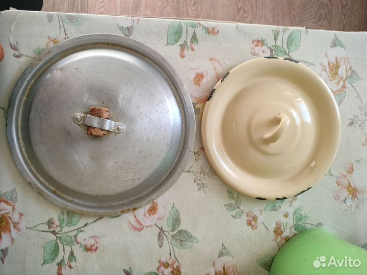 Крышки эмалированные от кастрюль, от сковороды