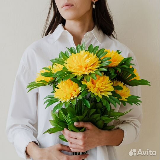 Искусственный букет желтых хризантем 10 бутонов