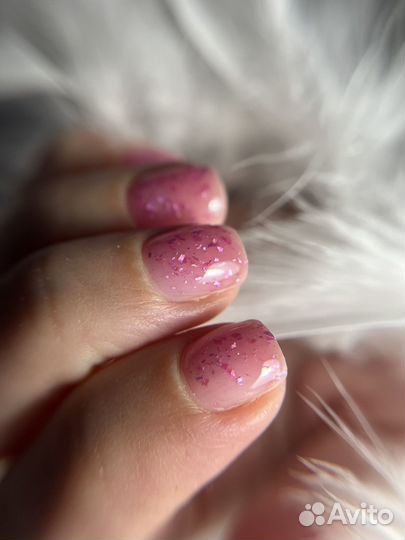 Модель на маникюр