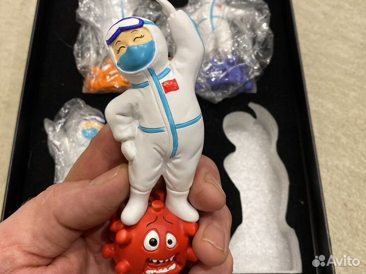 Фигурки -Ангел в белом (Бог защиты)