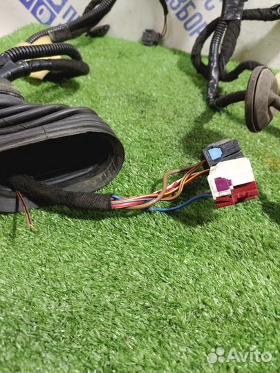 Проводка двери задняя правая Skoda Superb седан