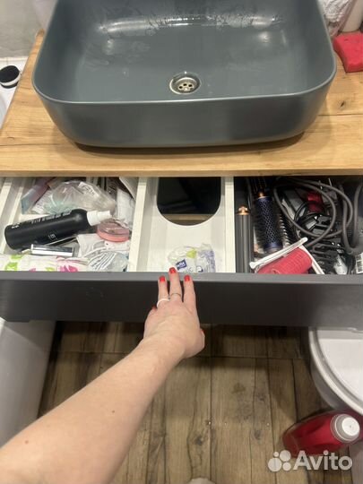 Тумба под раковину в ваннус раковиной