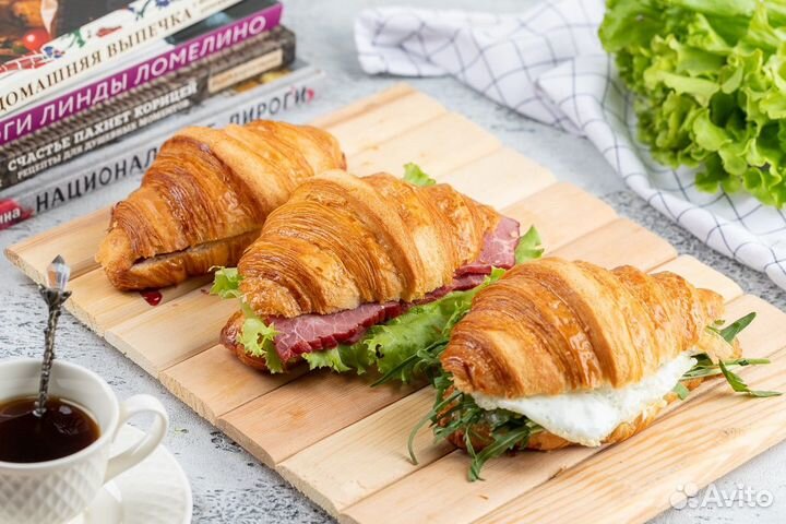 Повар на сборку круассанов