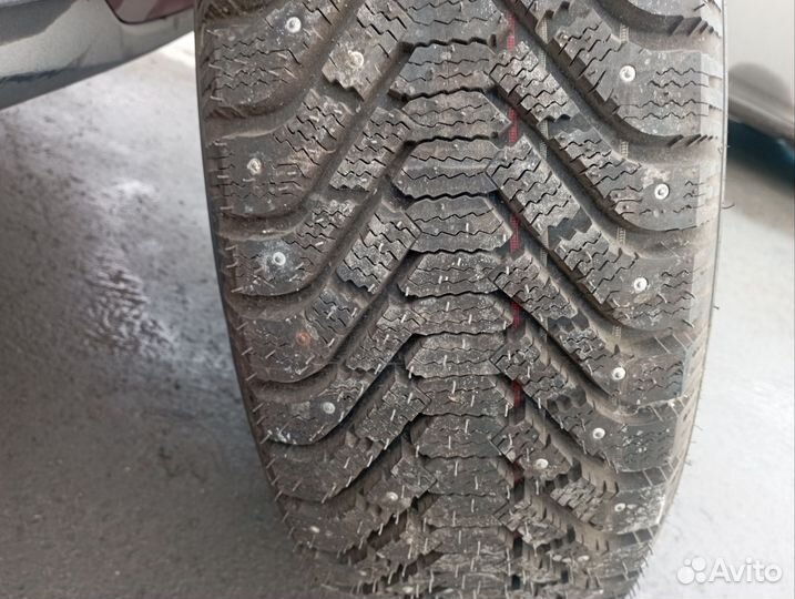 Goodyear UltraGrip 245/70 R16