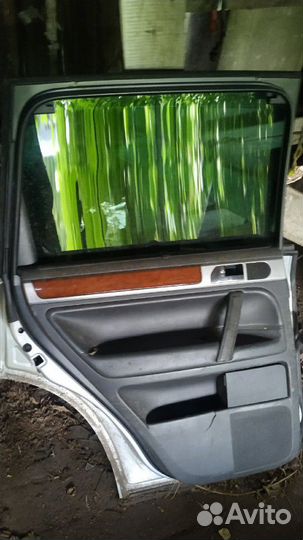 Tuareg дверь левая задняя