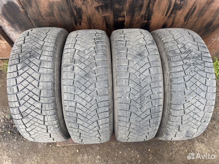 Pirelli Ice Zero FR 235/60 R18