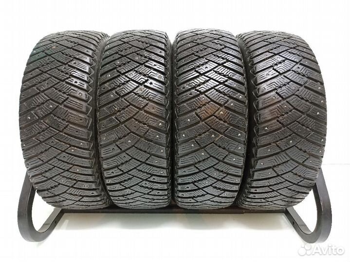 Goodyear Ultragrip Ice Arctic 215/65 R16
