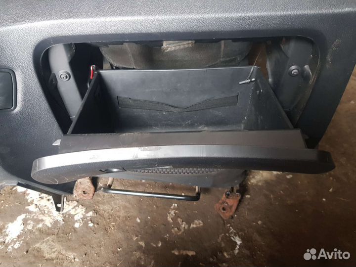 Бардачок Кия спортаж 2009г