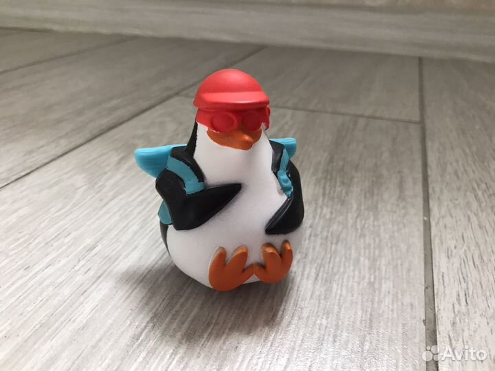Игрушка из Макдональдс Пингвин