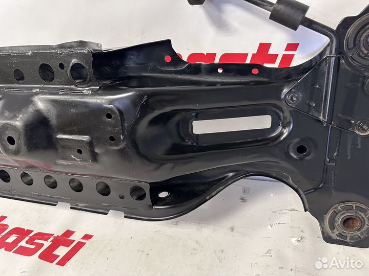 Подрамник задний Toyota Camry V30 2001-2006