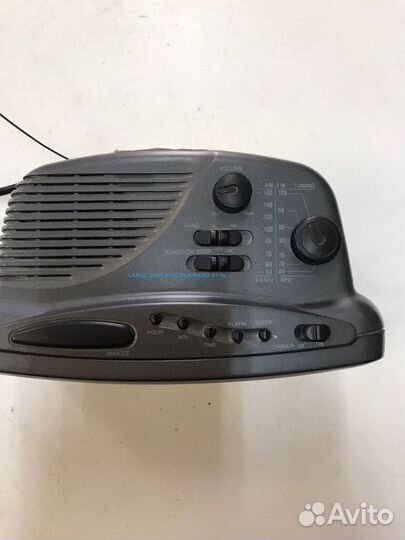 Часы с радио