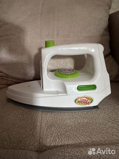 Утюг игрушечный