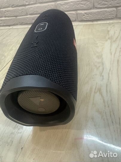 Jbl charge 4 оригинал в отличном состояние